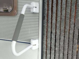 Einstiegshilfe für Wohnwagen & Wohnmobil: Handlauf & Bügel