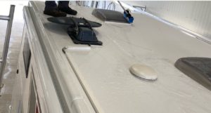 Einfach & Clever: Dach-Reinigung für Wohnwagen & Wohnmobil