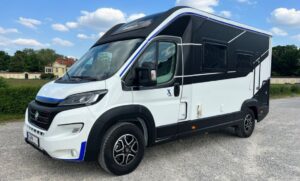 Erlebe Luxus im Chausson X550: Riesige Sitzgruppe!