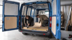 Renault Trafic zum Camper umbauen: Grundriss & Zulassung