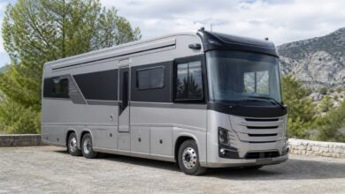 Sehr großes luxuriöses Reisemobil auf Lkw-Basis