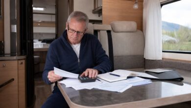 Reisemobilbesitzer analysiert Wartungskosten