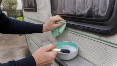 Gummidichtungen am Wohnwagen reinigen und pflegen