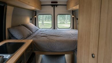 Querbett im Etrusco Van 600 DF Campingbus