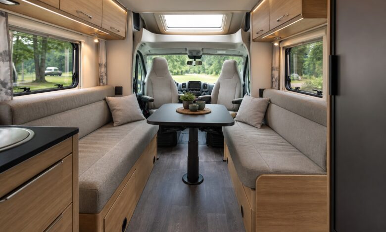 Face-to-Face-Sitzgruppe im Hymer Tramp S 685