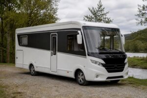 Niesmann+Bischoff Arto 77 E: Gebrauchtcheck und Roomtour