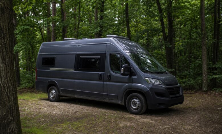 Pössl Roadcruiser 640 auf einem Waldcampingplatz