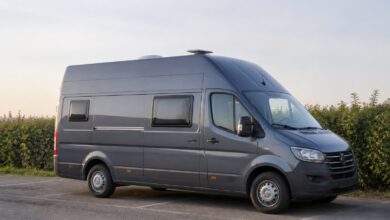 Extra hoher Pössl Roadcruiser XL auf einem Stellplatz