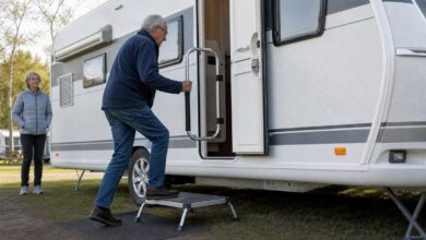 Stabiler Handlauf als Einstiegshilfe am Wohnwagen